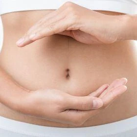 Ilustración de cómo Formaksil reduce el volumen del estómago